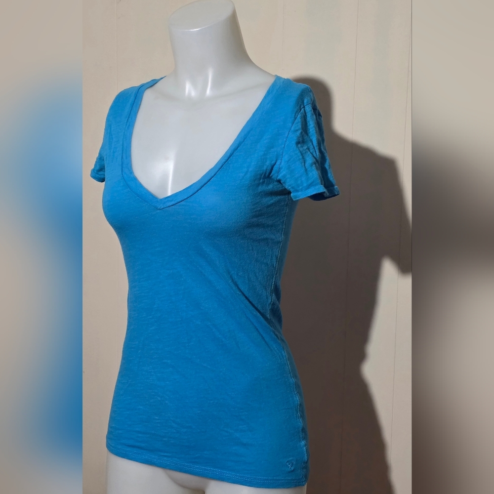 American Eagle Outfitters Bright Blue V-Neck Tee